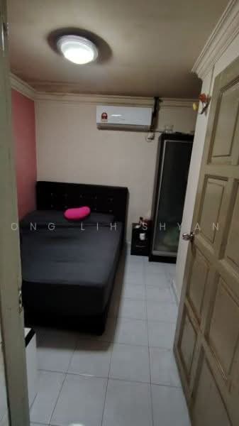 1-storey Terraced House for Sale in Taman Universiti (Skudai) - Ong Lih Shyan - Bedroom - PropertyGuru.com.my