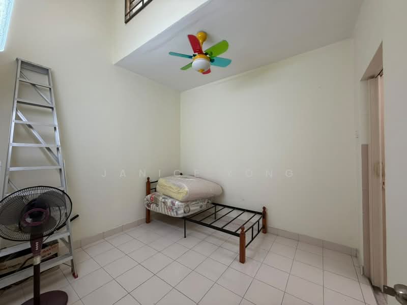 Rumah Teres 1-Tingkat untuk Disewa di Taman Mutiara Rini (Skudai) - Janice Yong - Bedroom - PropertyGuru.com.my