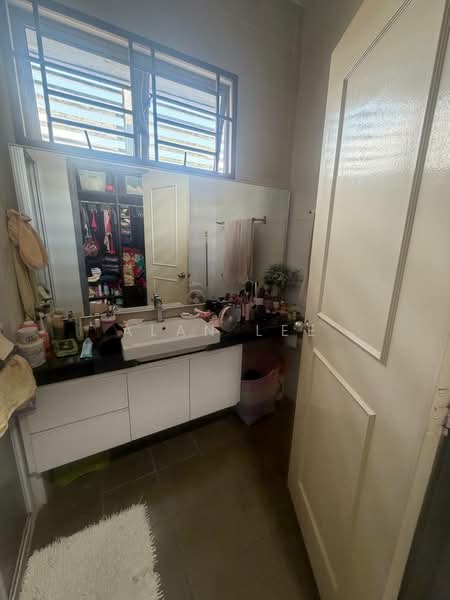 Cluster House for Sale in Taman Adda Heights (Tebrau) - Alan Lee - Bathroom - PropertyGuru.com.my