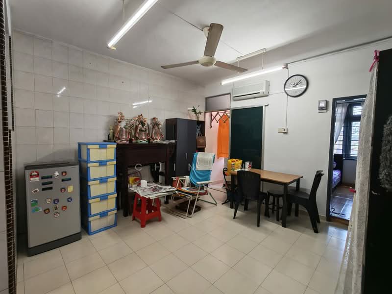 Pangsapuri untuk Dijual di Sungai Naga - CHIN FN - Living Room - PropertyGuru.com.my