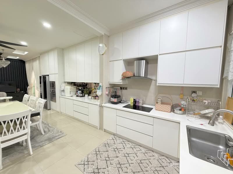 Bungalow House for Sale in Bandar Putra Permai (Seri Kembangan) - Zul Hasif - PropertyGuru.com.my