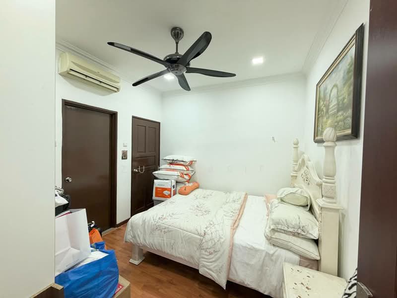 Bungalow House for Sale in Bandar Putra Permai (Seri Kembangan) - Zul Hasif - PropertyGuru.com.my