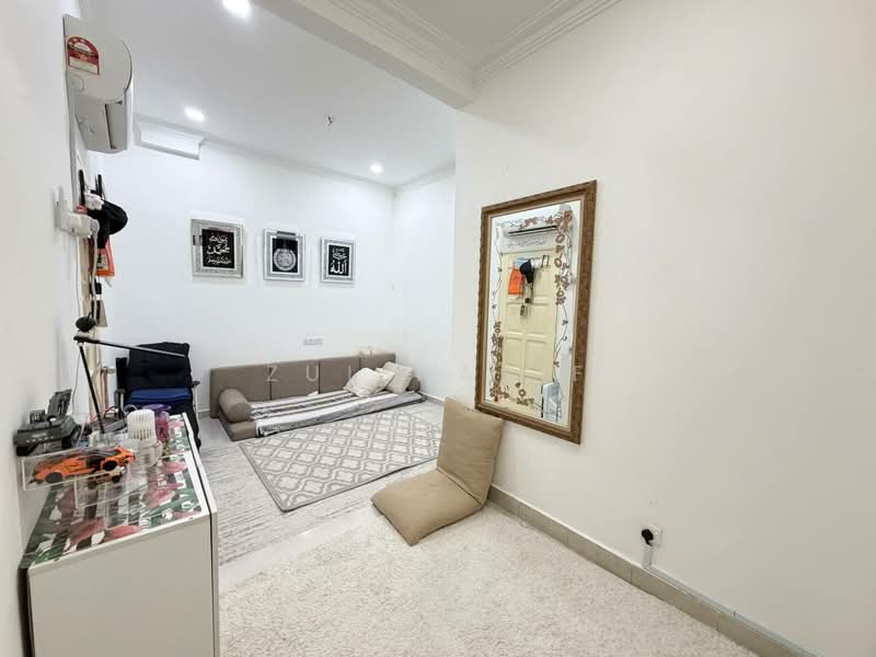 Bungalow House for Sale in Bandar Putra Permai (Seri Kembangan) - Zul Hasif - PropertyGuru.com.my