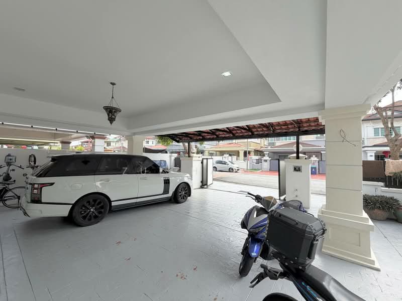 Bungalow House for Sale in Bandar Putra Permai (Seri Kembangan) - Zul Hasif - PropertyGuru.com.my