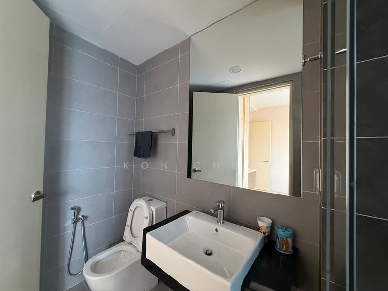 Service Residence for Sale at Sunway Belfield - Koh Chee - Master Bathroom - PropertyGuru.com.my