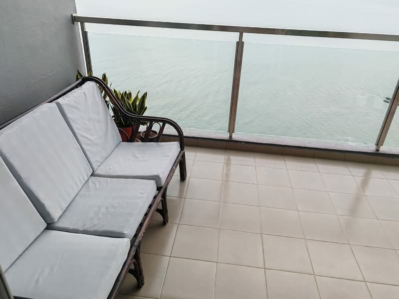 Kondominium untuk Dijual di 10 Island Resort - Gladys Kock - Balcony - PropertyGuru.com.my