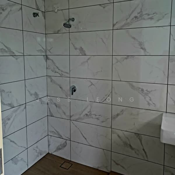 Rumah Teres 2-Tingkat untuk Dijual di Taman Bunga Raya (Klang) - Jess Leong - Bathroom - PropertyGuru.com.my