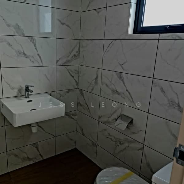 Rumah Teres 2-Tingkat untuk Dijual di Taman Bunga Raya (Klang) - Jess Leong - Bathroom - PropertyGuru.com.my