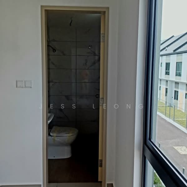 Rumah Teres 2-Tingkat untuk Dijual di Taman Bunga Raya (Klang) - Jess Leong - Bathroom - PropertyGuru.com.my