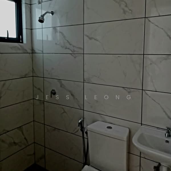 Rumah Teres 2-Tingkat untuk Dijual di Taman Bunga Raya (Klang) - Jess Leong - Bathroom - PropertyGuru.com.my