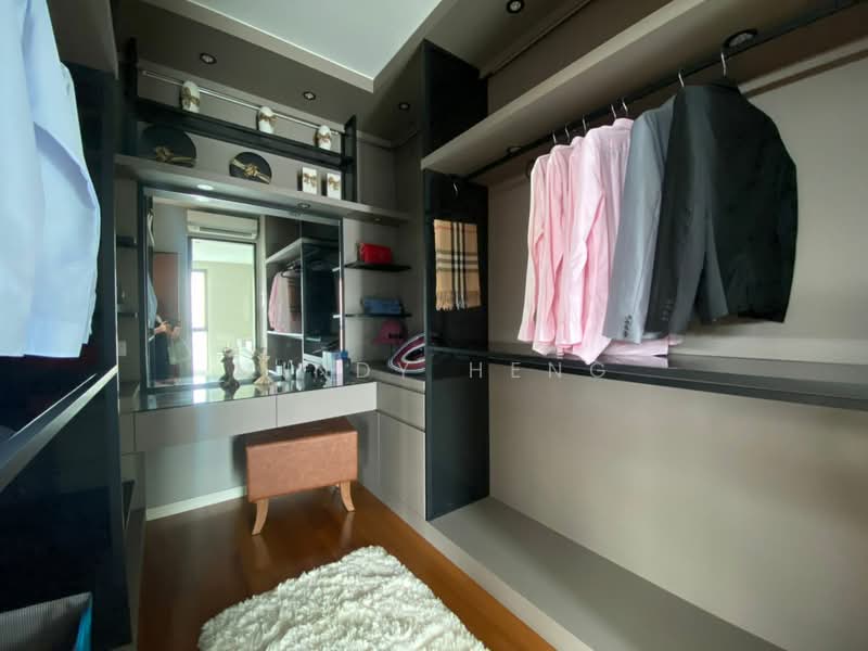 Rumah Berkembar untuk Dijual di Iskandar Puteri (Nusajaya) (Johor) - Mindy Heng - Closet - PropertyGuru.com.my