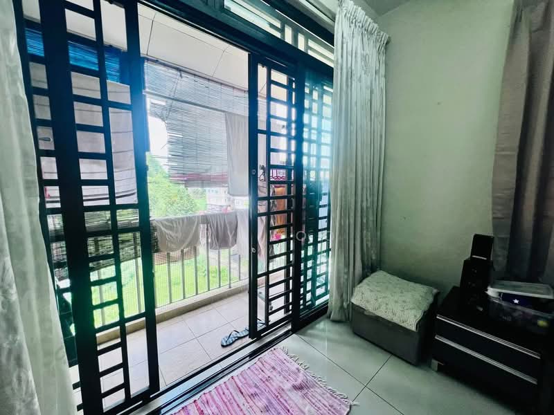 Kediaman Servis untuk Disewa di Larkin Heights - PY Loo - PropertyGuru.com.my