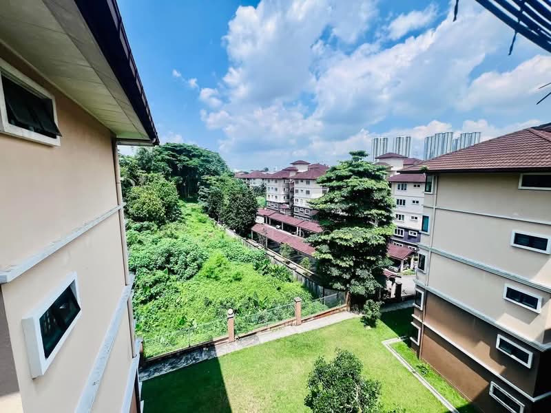 Kediaman Servis untuk Disewa di Larkin Heights - PY Loo - PropertyGuru.com.my