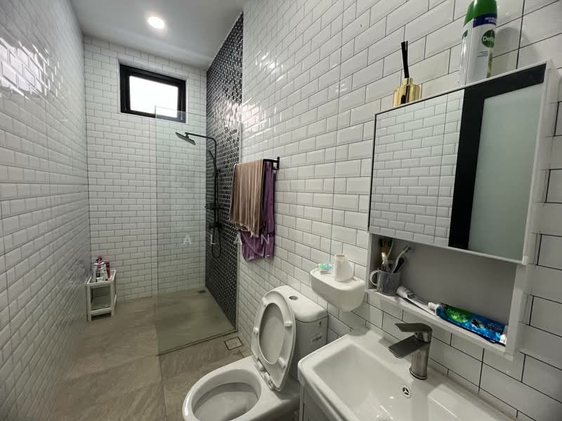 Semi-Detached House for Sale in Johor Bahru (Johor) - Alan Lee - Bathroom - PropertyGuru.com.my