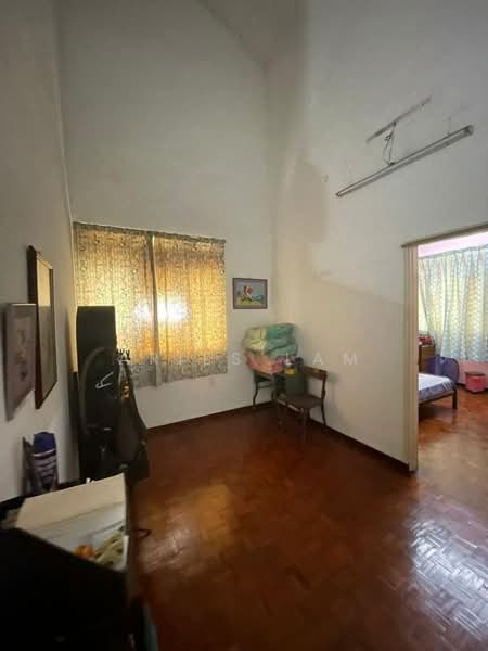2-storey Terraced House for Sale in Taman Munshi Ibrahim (Tampoi) - Aries Lam - PropertyGuru.com.my