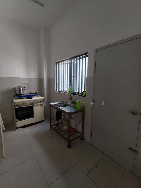 Rumah Bandar untuk Disewa di Shah Alam (Selangor) - Annie Kho - Kitchen - PropertyGuru.com.my