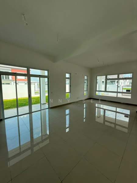 Rumah Teres 2-Tingkat untuk Dijual di Bandar Putra (Kulai) - Danny See - Living Room - PropertyGuru.com.my