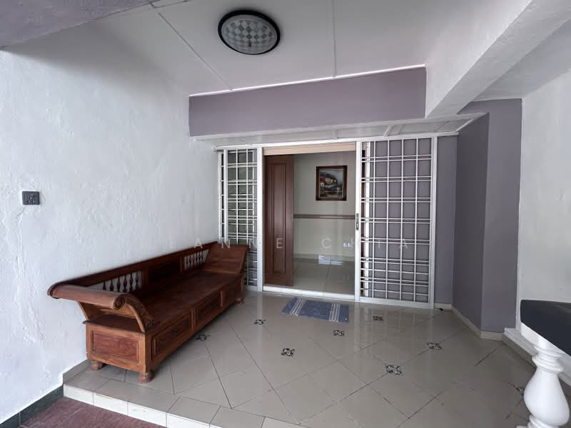 Rumah Berkembar untuk Dijual di Seksyen 9 (Shah Alam) - Leanne Chia - Entrance - PropertyGuru.com.my