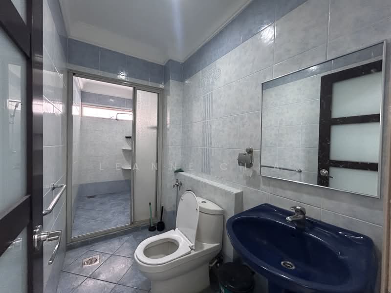 Rumah Berkembar untuk Dijual di Seksyen 9 (Shah Alam) - Leanne Chia - Bathroom - PropertyGuru.com.my