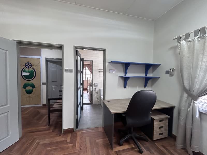 Rumah Berkembar untuk Dijual di Seksyen 9 (Shah Alam) - Leanne Chia - Study - PropertyGuru.com.my