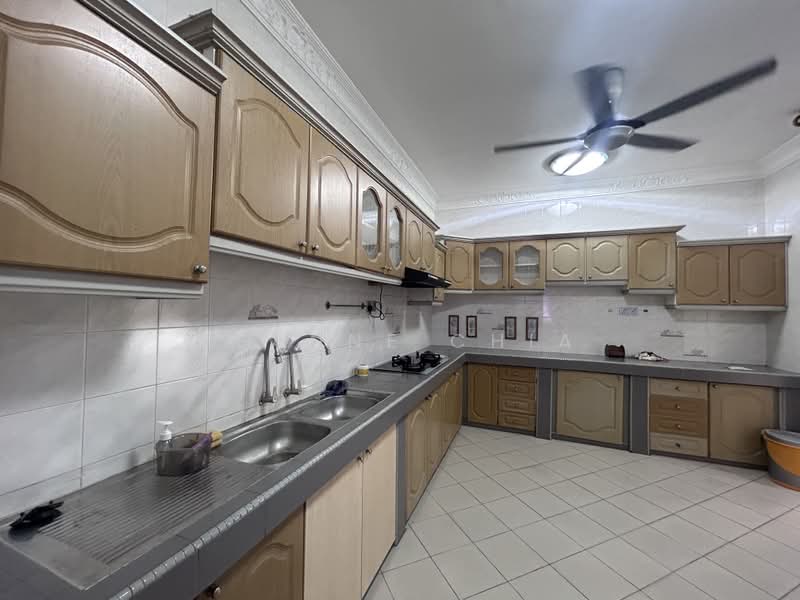 Rumah Berkembar untuk Dijual di Seksyen 9 (Shah Alam) - Leanne Chia - Kitchen - PropertyGuru.com.my