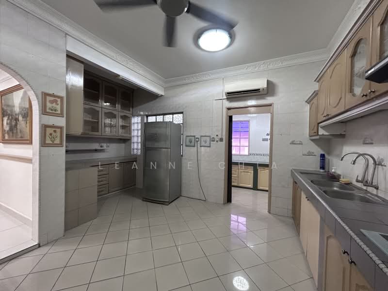 Rumah Berkembar untuk Dijual di Seksyen 9 (Shah Alam) - Leanne Chia - Kitchen - PropertyGuru.com.my