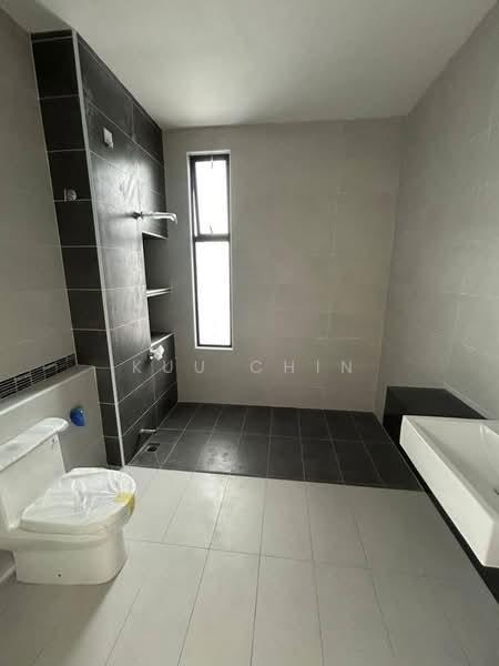 Rumah Teres untuk Dijual di Taman Desa Tebrau (Tebrau) - Kuu Chin - Bathroom - PropertyGuru.com.my