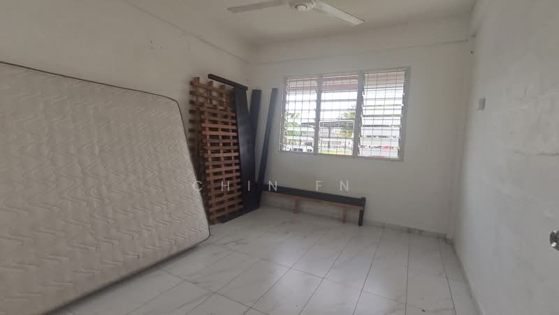 Flat for Sale at Rumah Pangsa Batu Berendam - CHIN FN - Bedroom - PropertyGuru.com.my