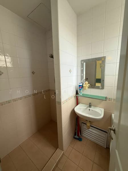 Semi-Detached House for Sale in Bukit Gambir (Gelugor) - Zhonl Saw Boon Loong - Bathroom - PropertyGuru.com.my