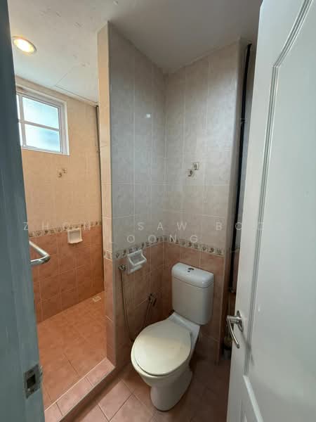 Semi-Detached House for Sale in Bukit Gambir (Gelugor) - Zhonl Saw Boon Loong - Bathroom - PropertyGuru.com.my