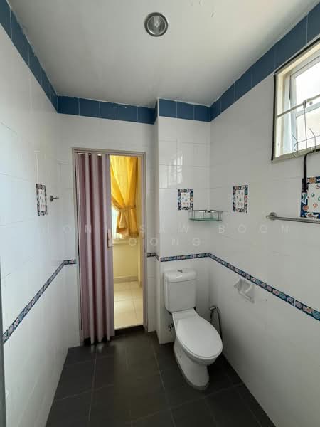 Semi-Detached House for Sale in Bukit Gambir (Gelugor) - Zhonl Saw Boon Loong - Bathroom - PropertyGuru.com.my