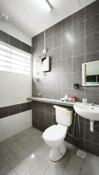 2-storey Terraced House for Sale in Ipoh (Perak) - Daniel Chee - Bathroom 2 - PropertyGuru.com.my