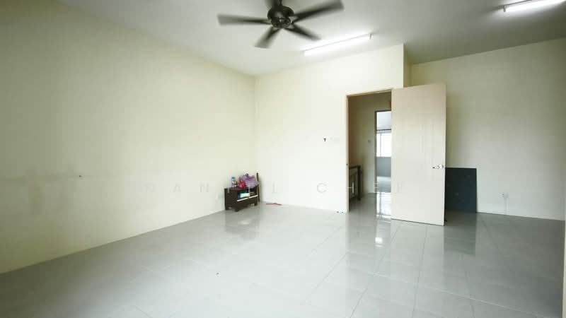 2-storey Terraced House for Sale in Ipoh (Perak) - Daniel Chee - Master Bedroom - PropertyGuru.com.my