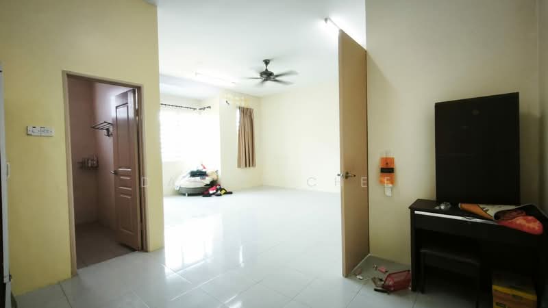 2-storey Terraced House for Sale in Ipoh (Perak) - Daniel Chee - Master Bedroom - PropertyGuru.com.my