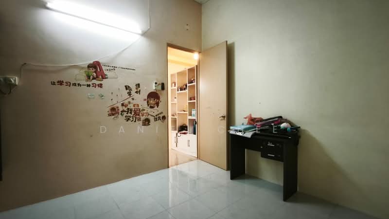 2-storey Terraced House for Sale in Ipoh (Perak) - Daniel Chee - Downstair Bedroom - PropertyGuru.com.my