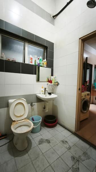 2-storey Terraced House for Sale in Ipoh (Perak) - Daniel Chee - Downstair Bathroom - PropertyGuru.com.my