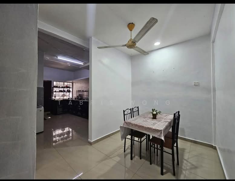 Rumah Teres 2-Tingkat untuk Disewa di Taman Sentosa (Klang) - Tabris Wong - Dining Room - PropertyGuru.com.my
