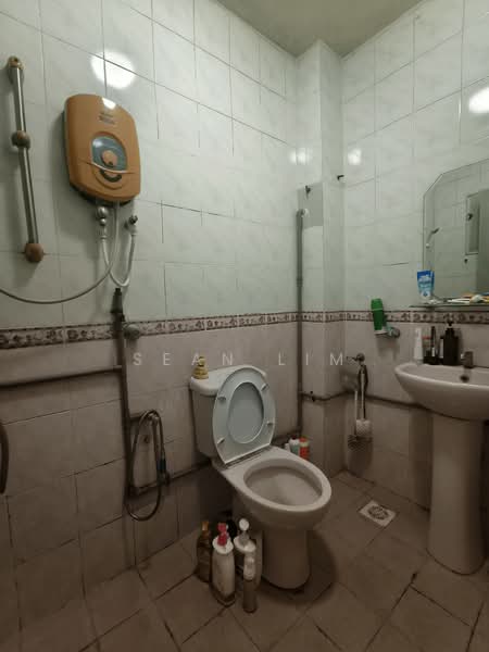 2-storey Terraced House for Sale in Taman Selayang Jaya (Selayang) - Sean Lim - Bathroom - PropertyGuru.com.my