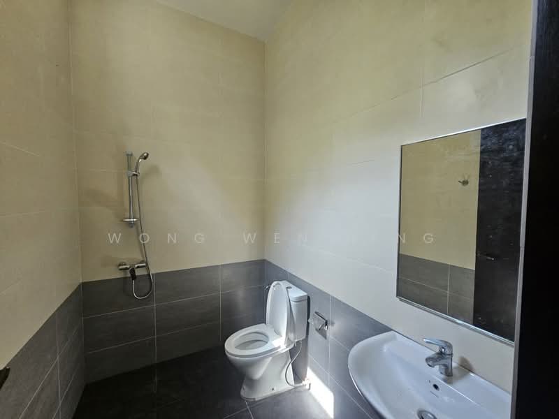 Bungalow House untuk Dijual di Rawang (Selangor) - Wong Wen Heng - Bathroom - PropertyGuru.com.my