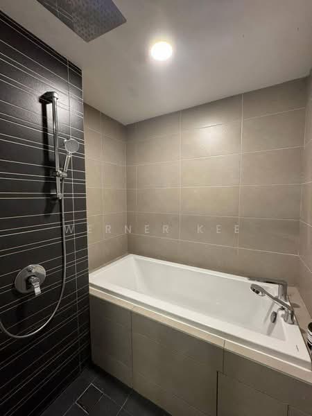 Kediaman Servis untuk Dijual di Teega Suites - Werner Kee - Bathroom - PropertyGuru.com.my