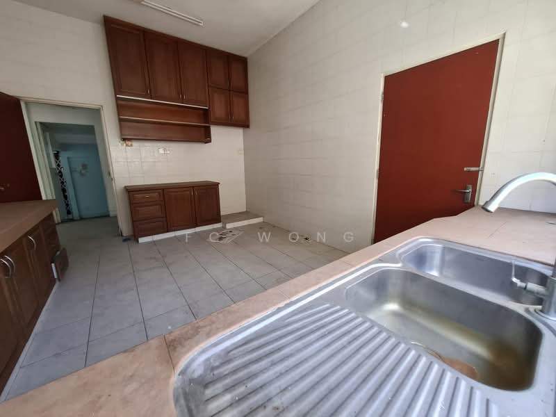 1-storey Terraced House for Sale in Seksyen 14 (Petaling Jaya) - FC Wong - Kitchen - PropertyGuru.com.my