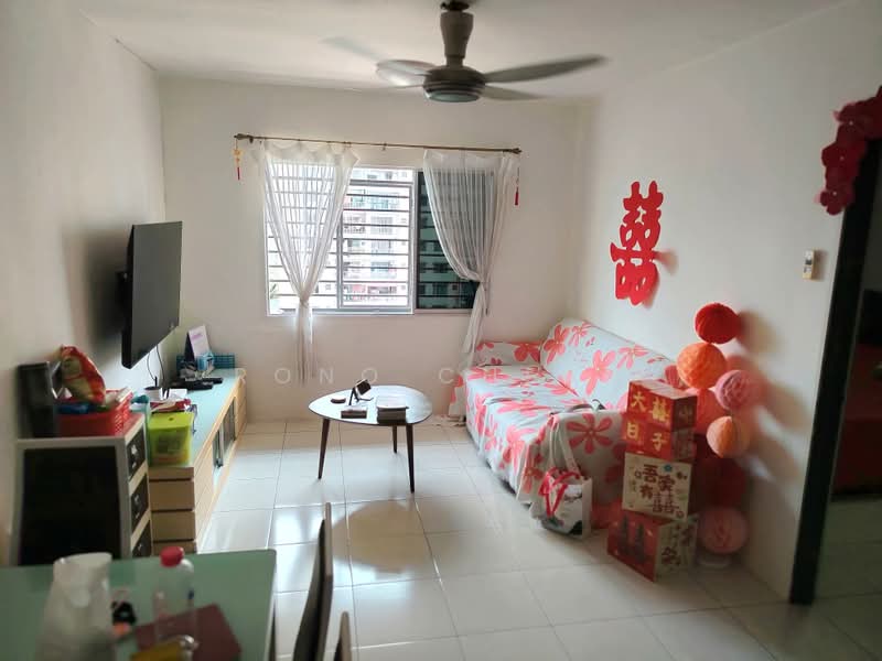 Rumah Flat untuk Dijual di Desa Sri Puteri - Rono Cheah - Living Room - PropertyGuru.com.my