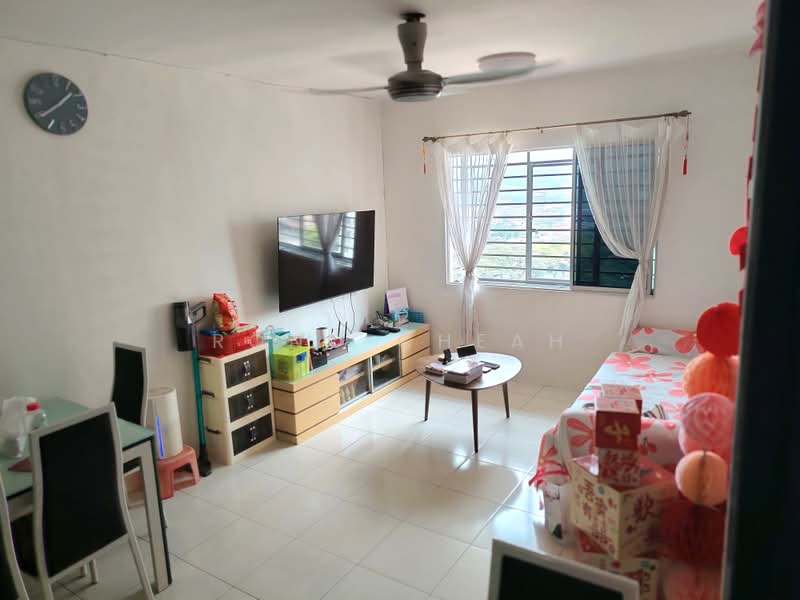 Rumah Flat untuk Dijual di Desa Sri Puteri - Rono Cheah - Living Room - PropertyGuru.com.my