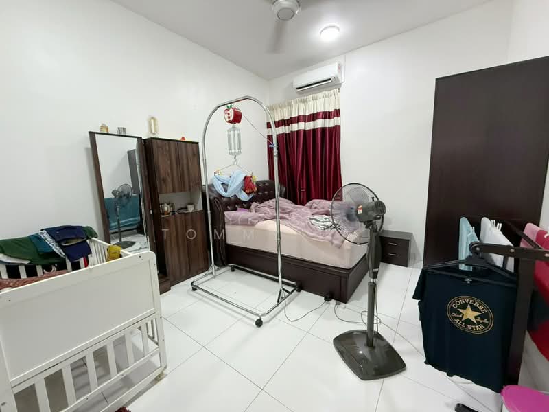 Rumah Teres 1-Tingkat untuk Dijual di Taman Pelangi Indah (Ulu Tiram) - Tommy Tai - Bedroom - PropertyGuru.com.my