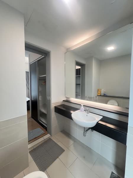 Kediaman Servis untuk Dijual di Swiss Garden Residences - Lewis Tam - Bathroom - PropertyGuru.com.my