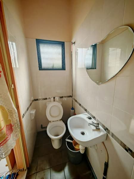 Rumah Teres untuk Dijual di Taman Segambut (Jalan Kuching) - Jasmine Ong - Bathroom - PropertyGuru.com.my