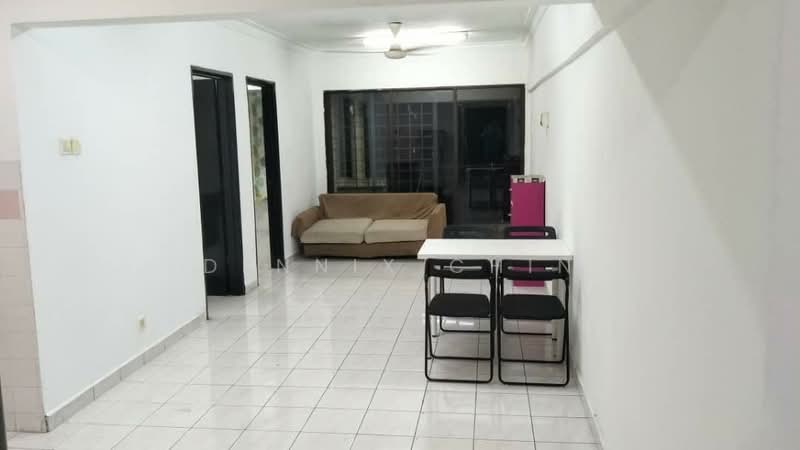 Pangsapuri untuk Dijual di Pangsapuri Perdana - Dennix Chin - Living Room - PropertyGuru.com.my