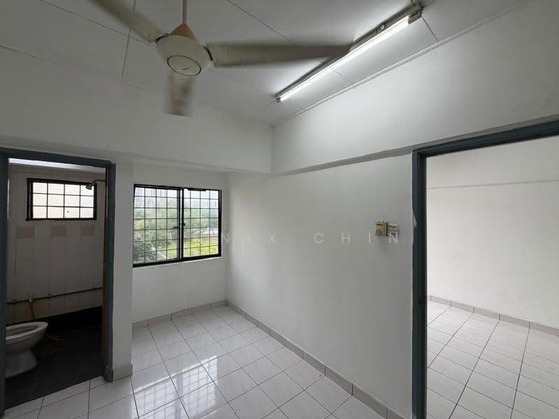 Pangsapuri untuk Dijual di Pangsapuri Perdana - Dennix Chin - Bathroom - PropertyGuru.com.my