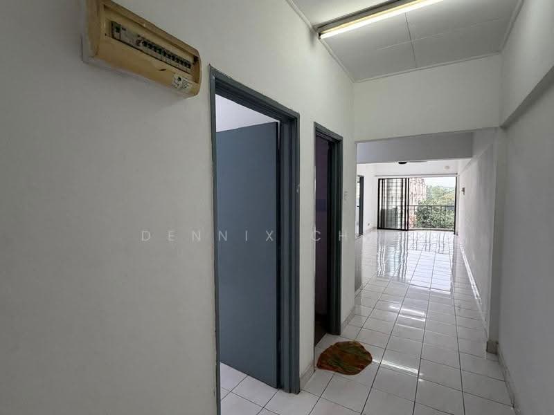 Pangsapuri untuk Dijual di Pangsapuri Perdana - Dennix Chin - Corridor - PropertyGuru.com.my