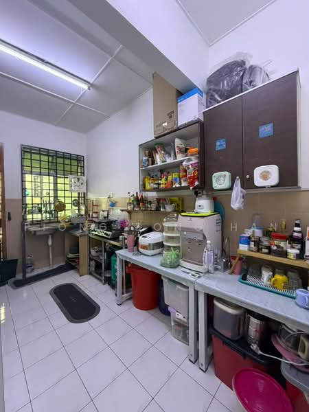 Rumah Teres 1-Tingkat untuk Dijual di Taman Gaya (Ulu Tiram) - Piong Zong Han - Kitchen - PropertyGuru.com.my